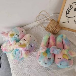 Pantoufle arc en ciel licorne