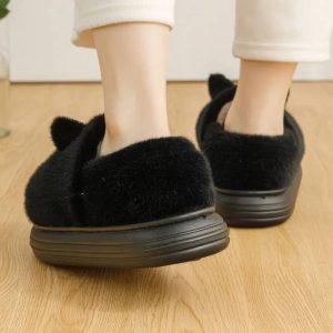 Pantoufle tête de chat